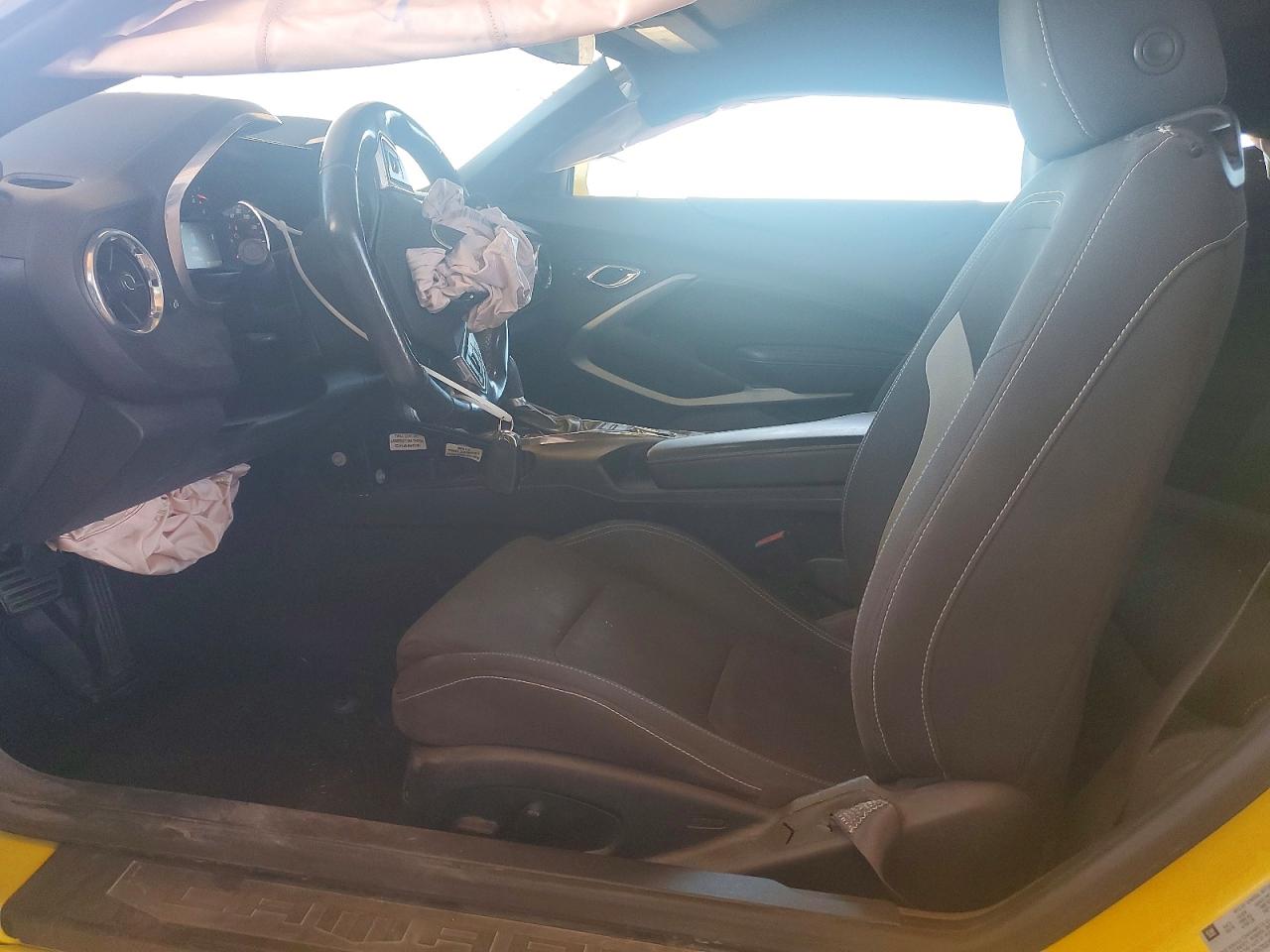 2016 CHEVROLET CAMARO LT photo 13