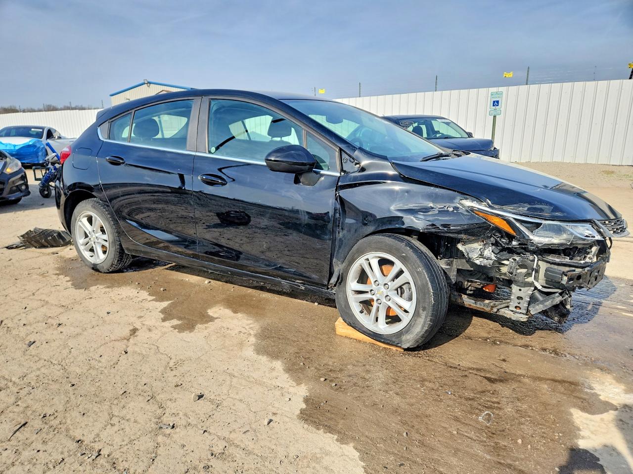 2017 CHEVROLET CRUZE LT photo 4