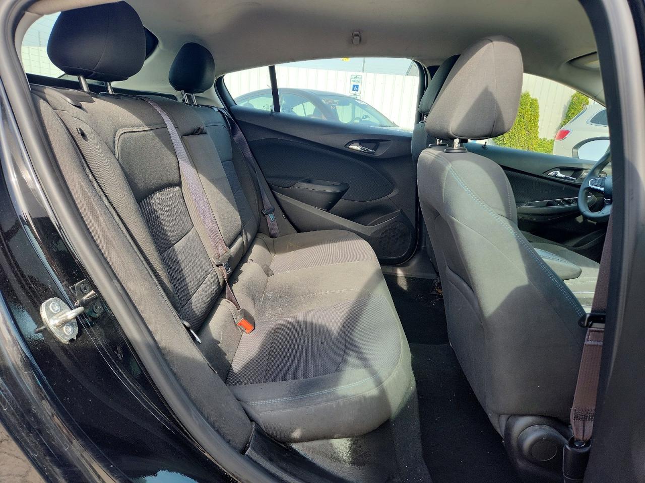 2017 CHEVROLET CRUZE LT photo 10