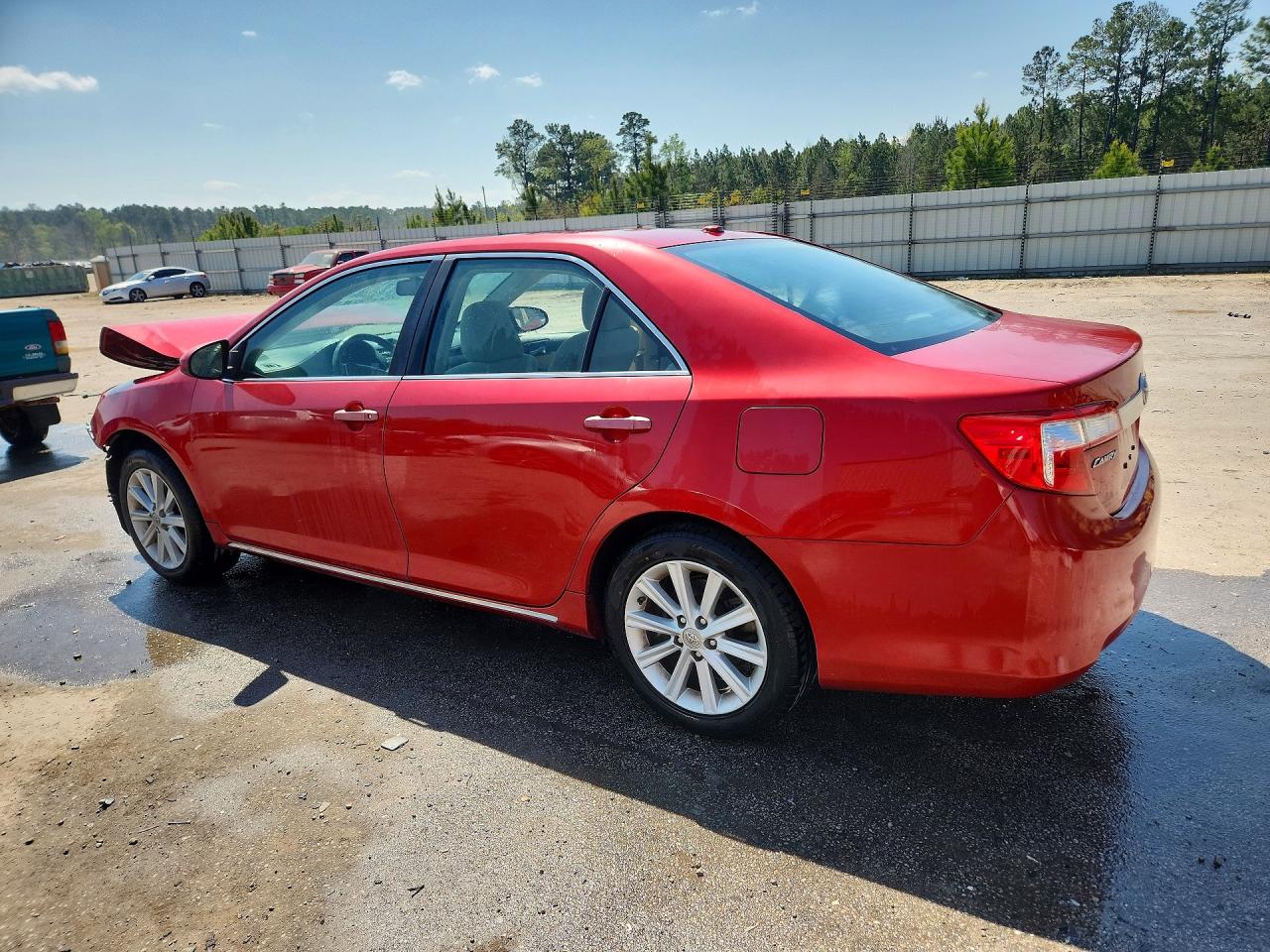2012 TOYOTA CAMRY XLE photo 3