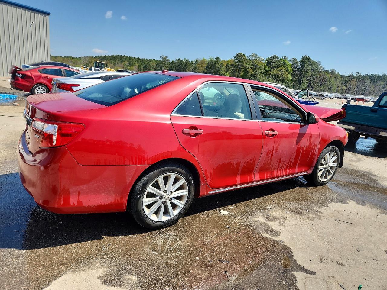 2012 TOYOTA CAMRY XLE photo 5