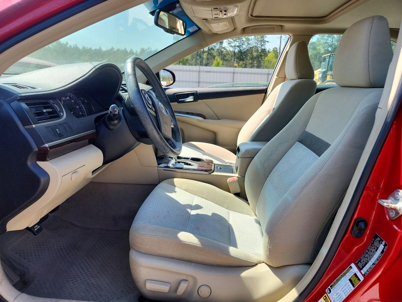 2012 TOYOTA CAMRY XLE photo 13