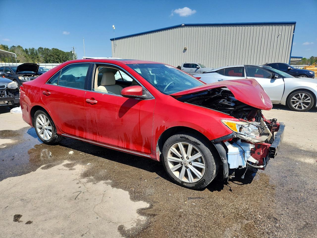 2012 TOYOTA CAMRY XLE photo 7