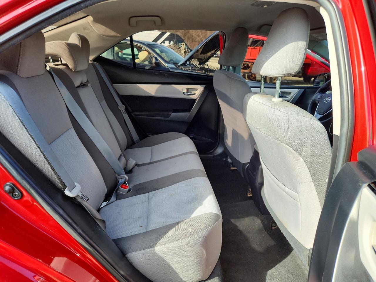 2018 TOYOTA COROLLA LE photo 19