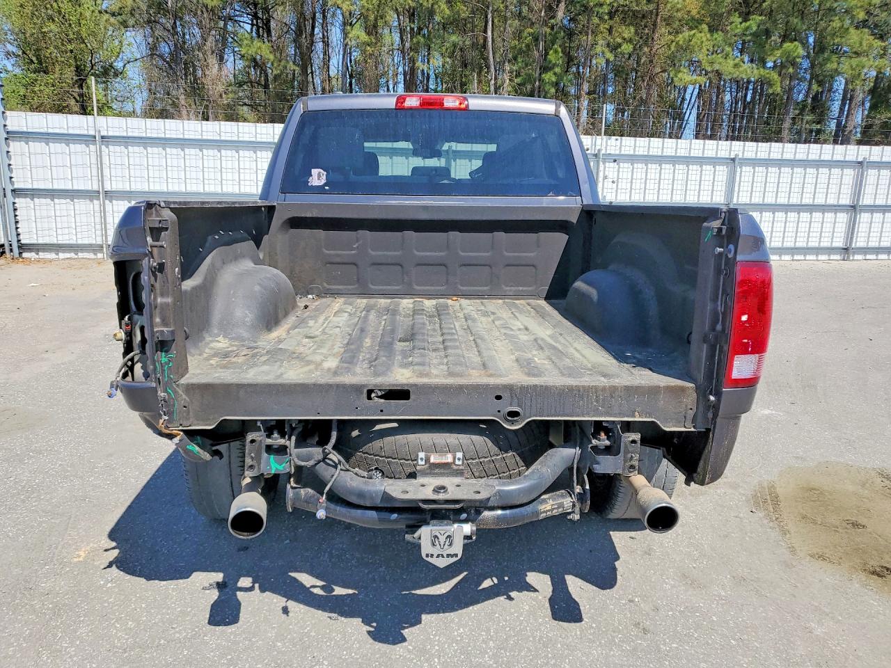 2018 RAM 1500 ST photo 16