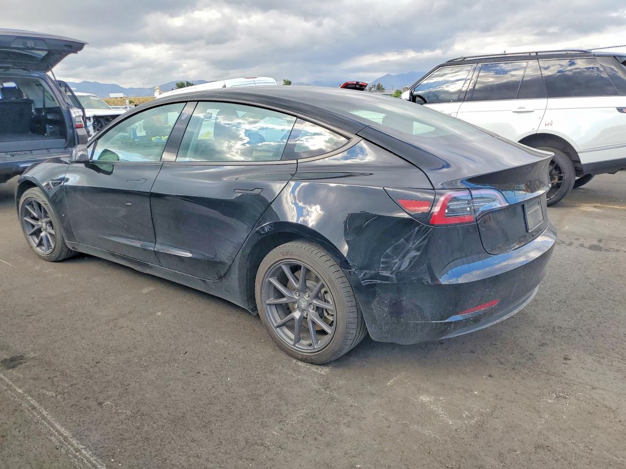 2023 TESLA MODEL 3 photo 2