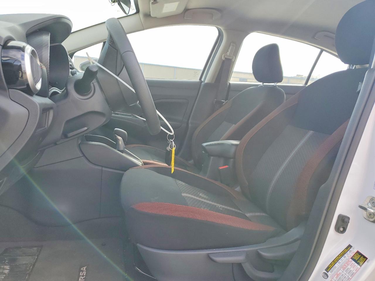 2025 NISSAN VERSA SR photo 7