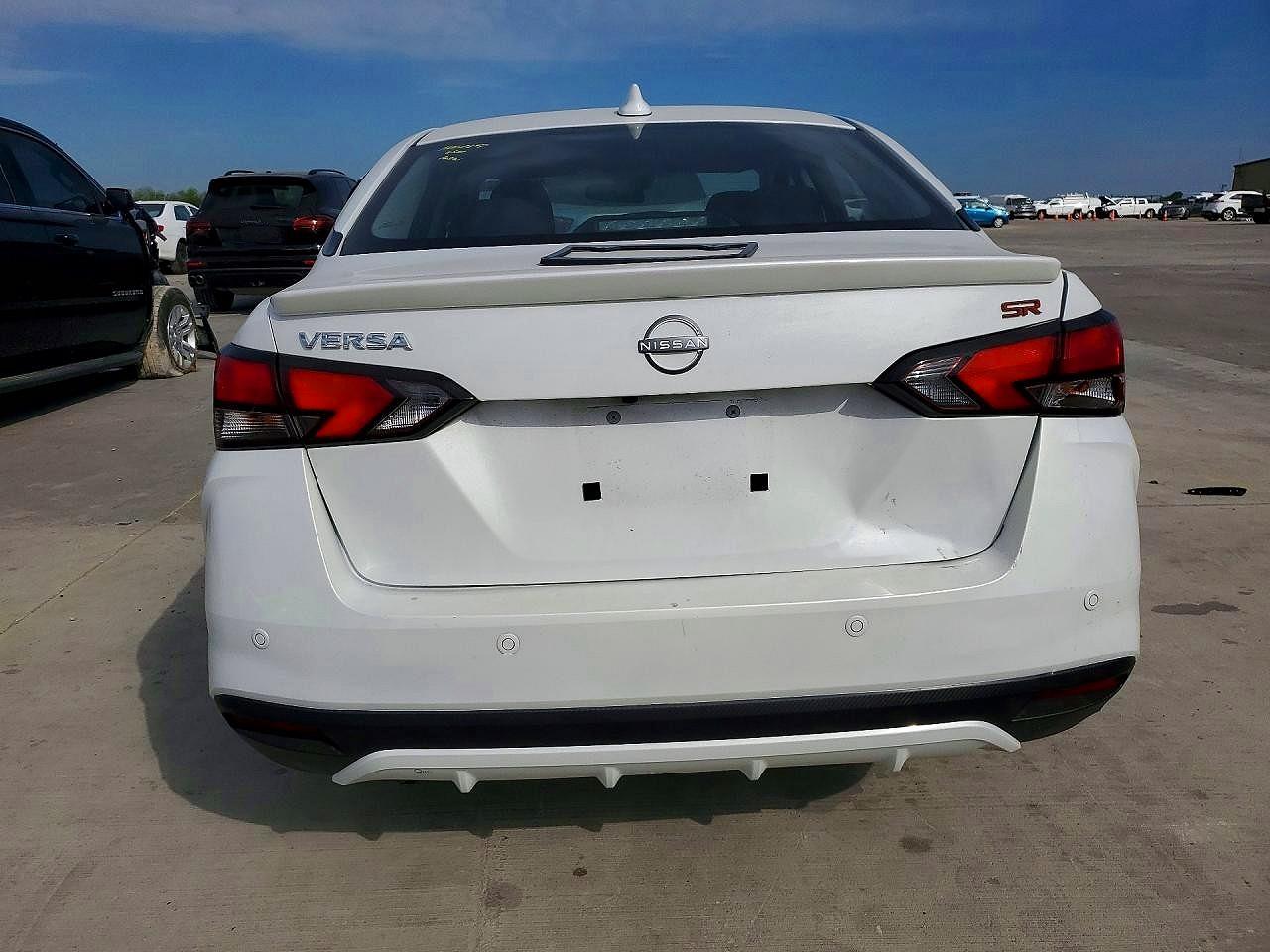 2025 NISSAN VERSA SR photo 6