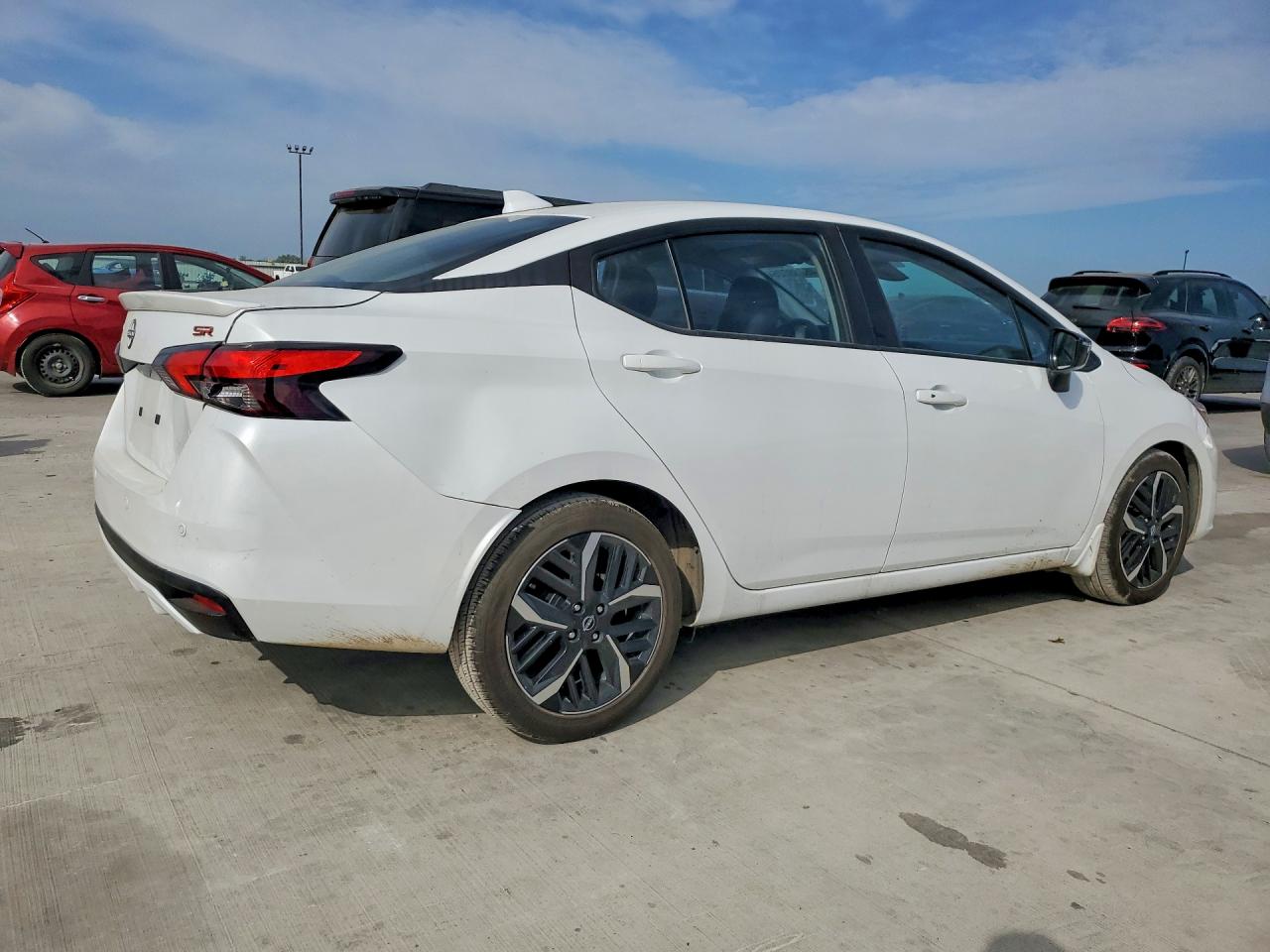 2025 NISSAN VERSA SR photo 3