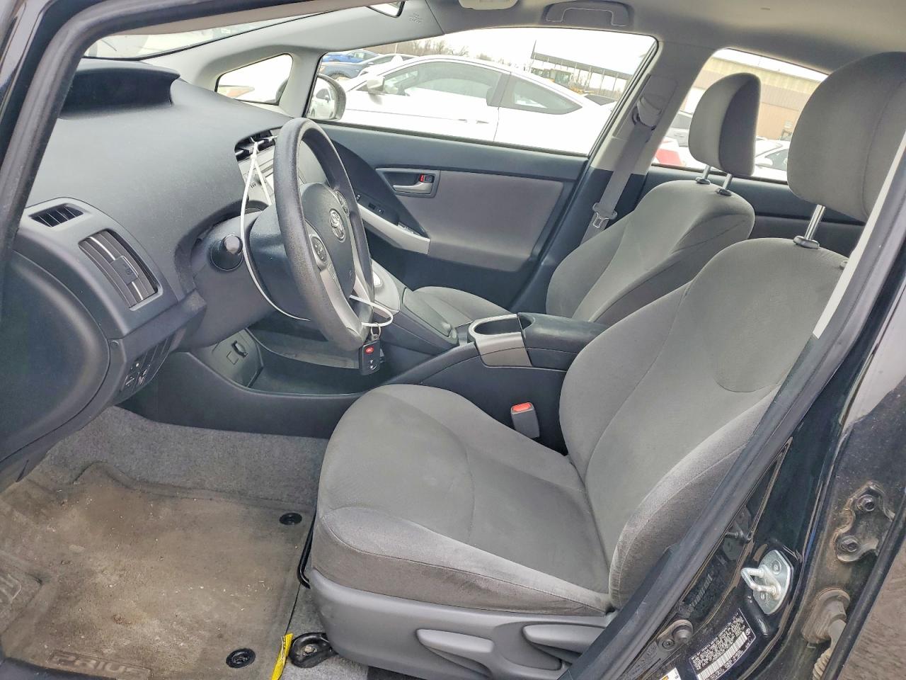 2015 TOYOTA PRIUS THREE photo 7