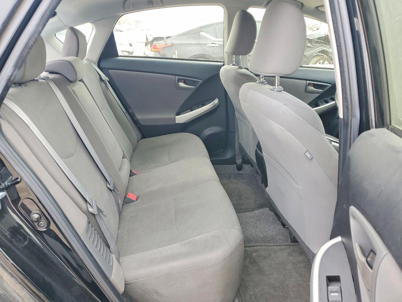 2015 TOYOTA PRIUS THREE photo 10