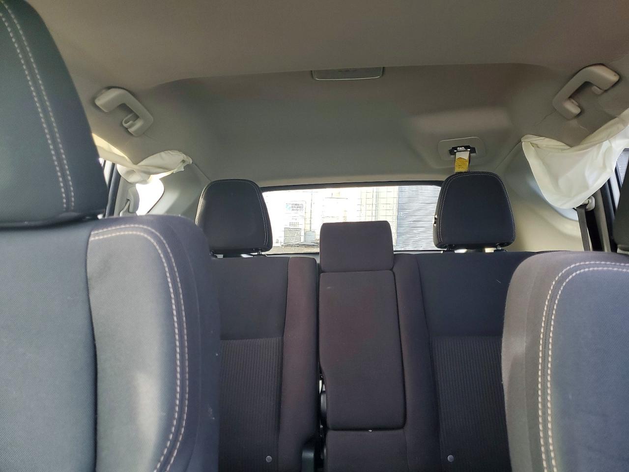 2015 TOYOTA RAV4 XLE photo 19