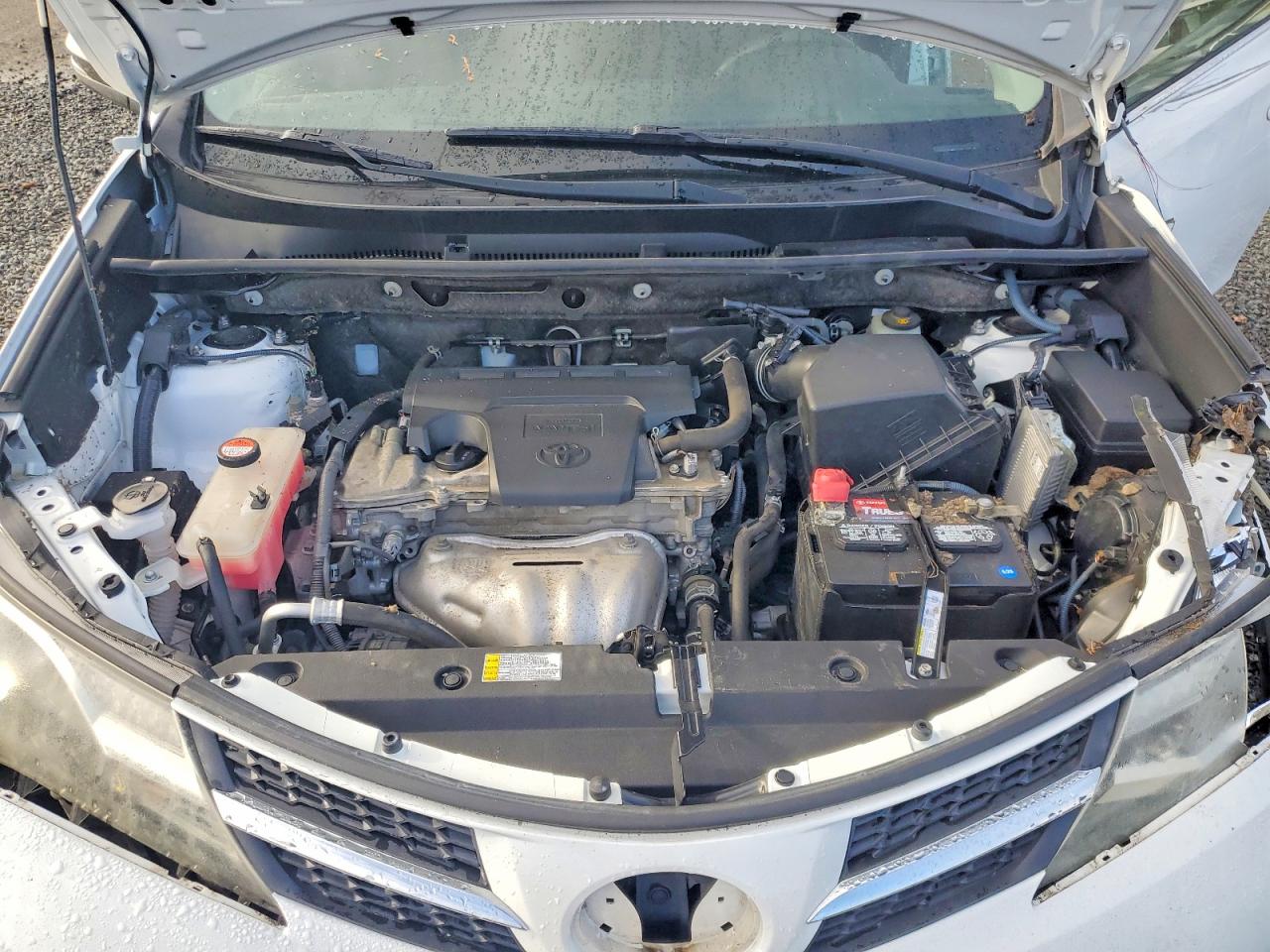2015 TOYOTA RAV4 XLE photo 23