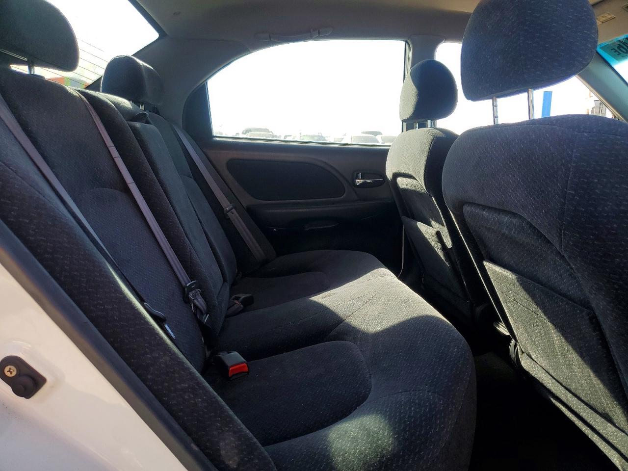 2002 HYUNDAI SONATA BASE photo 19