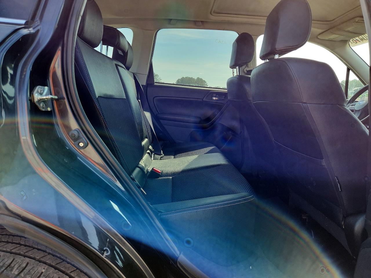 2015 SUBARU FORESTER photo 31