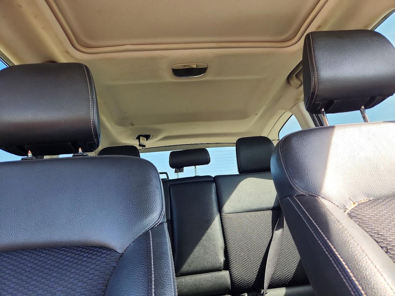 2015 SUBARU FORESTER photo 28