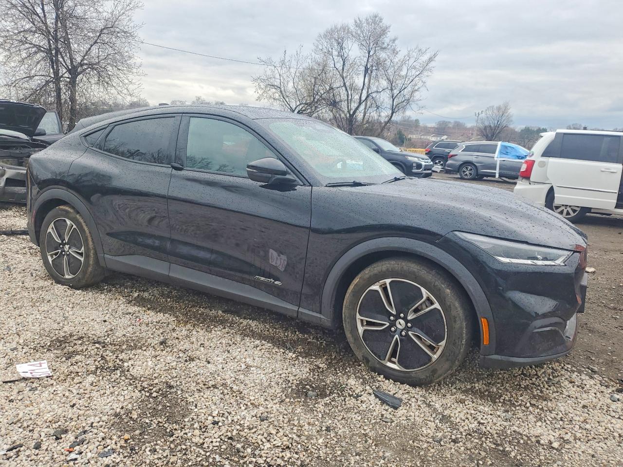 2021 FORD MUSTANG MACH-E SELECT photo 10