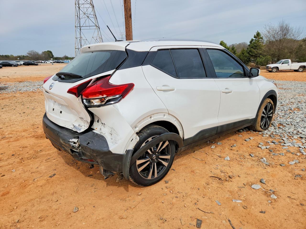 2020 NISSAN KICKS SV photo 5