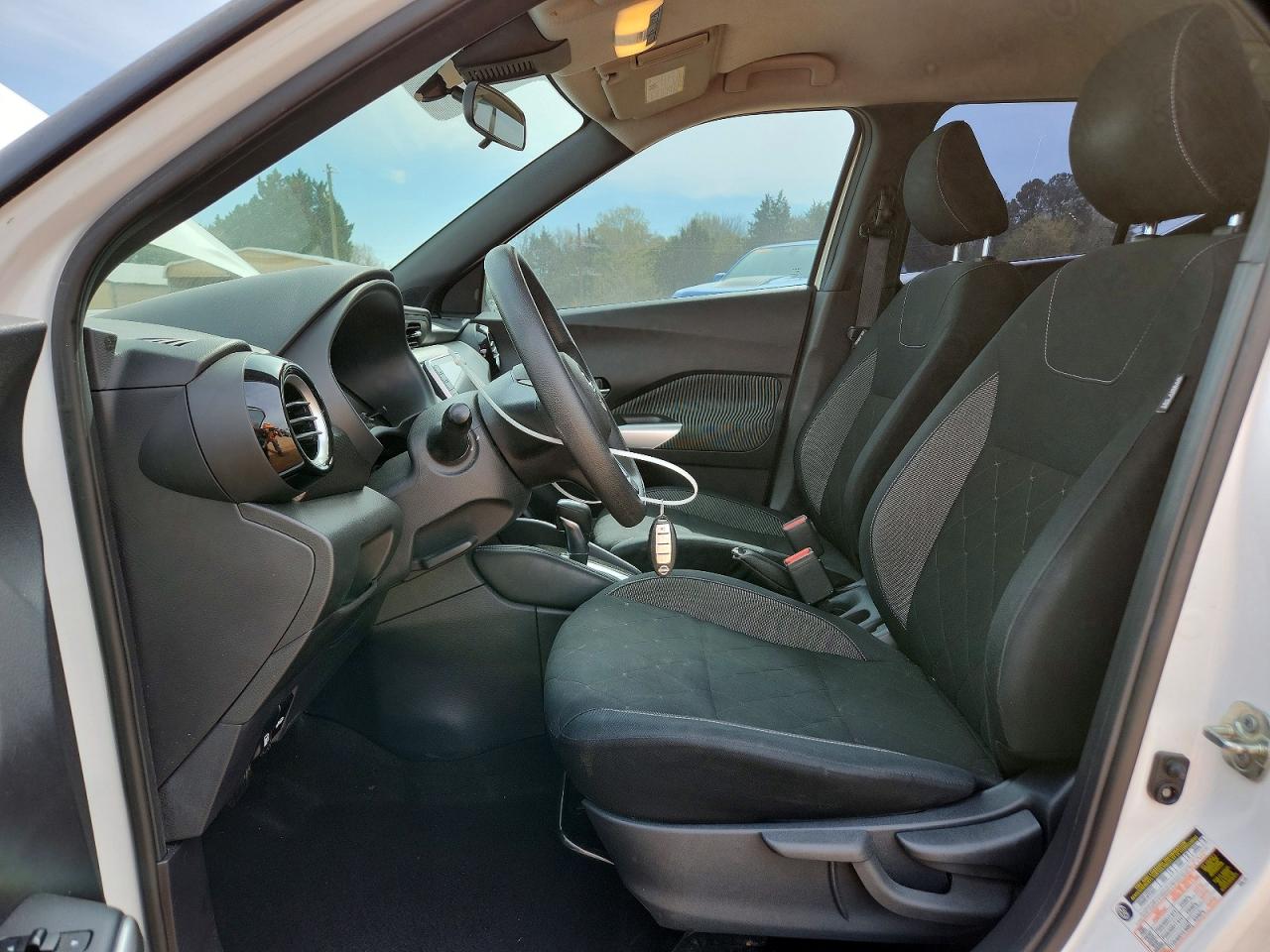 2020 NISSAN KICKS SV photo 13