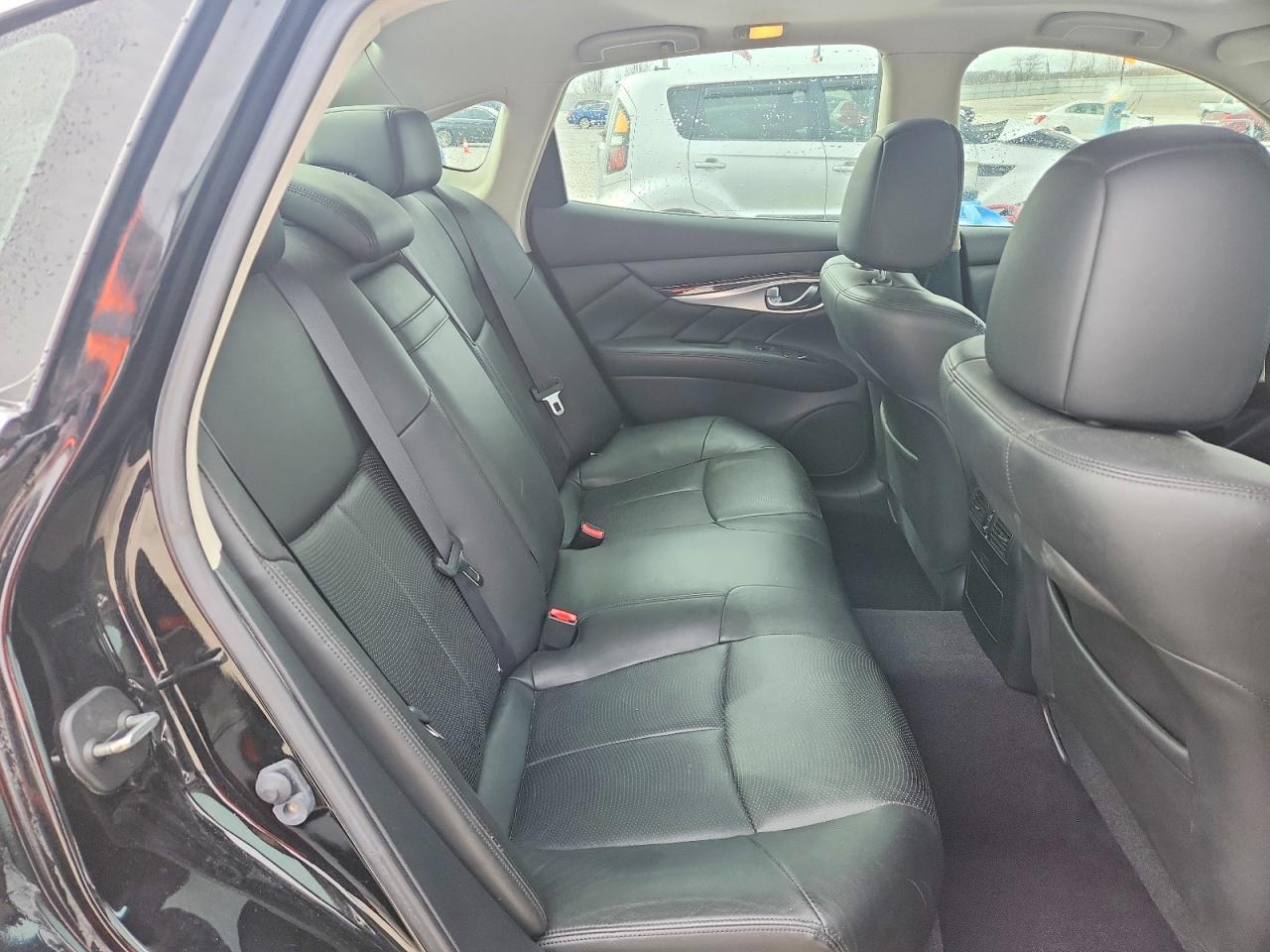 2012 INFINITI M37 X photo 28