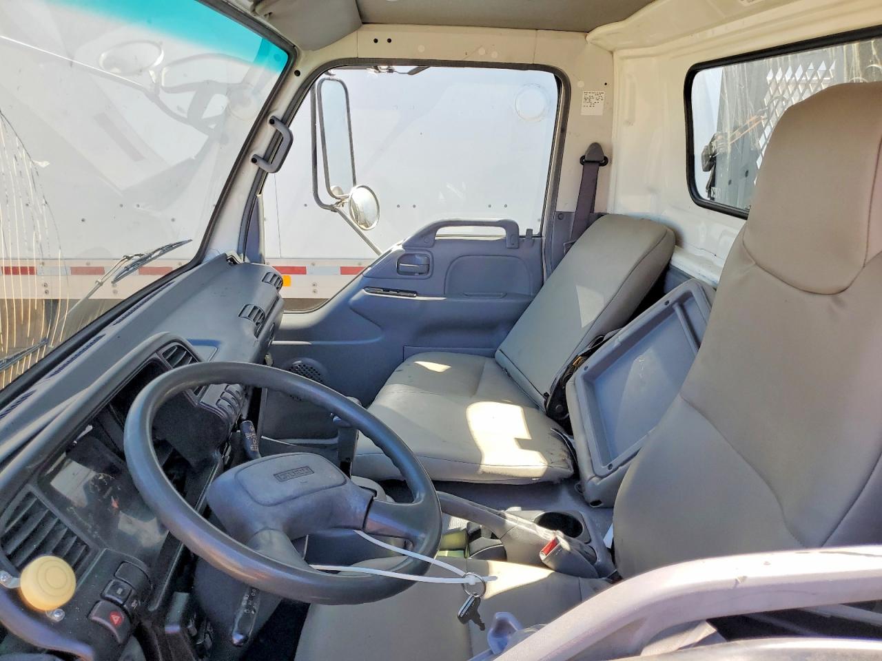 2006 ISUZU NPR FLATBED TRUCK photo 19