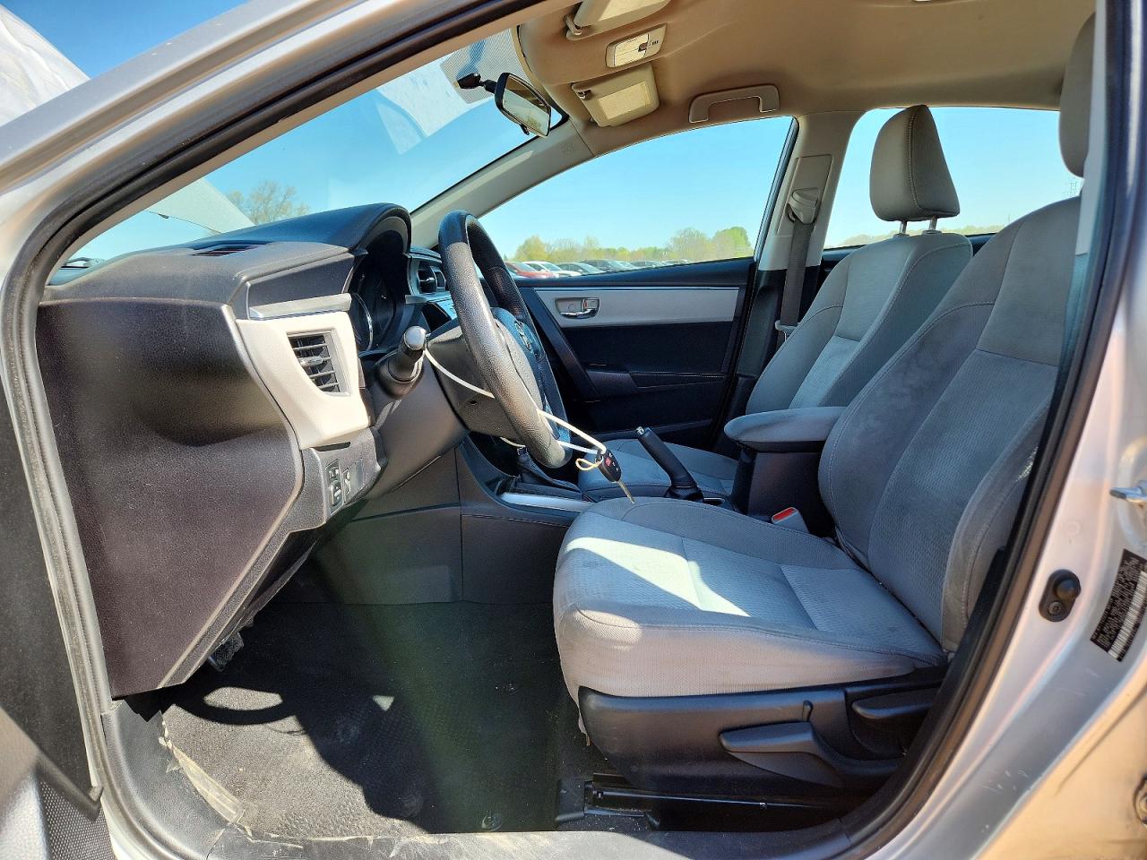 2016 TOYOTA COROLLA LE photo 13