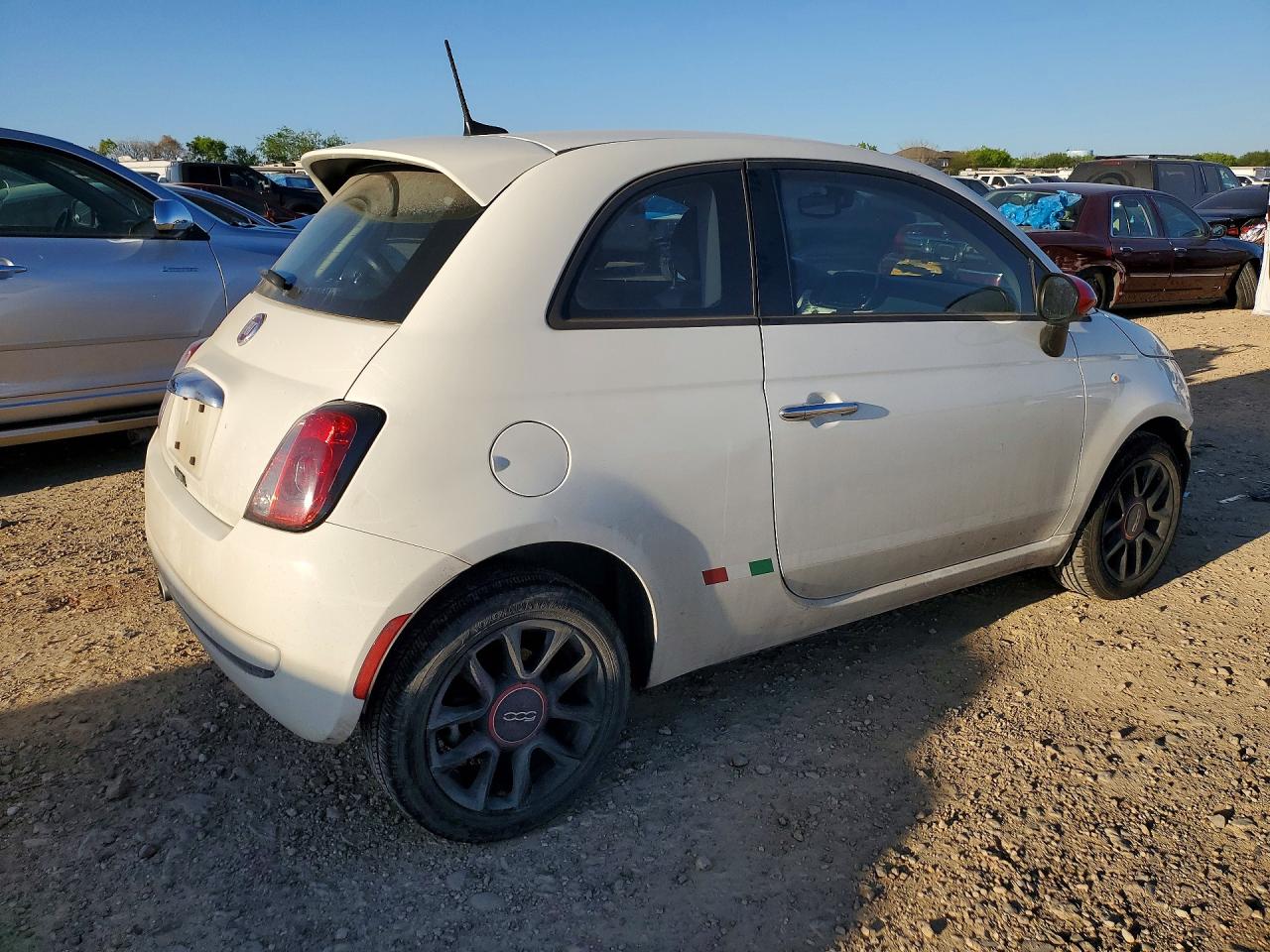 2016 FIAT 500 POP photo 5