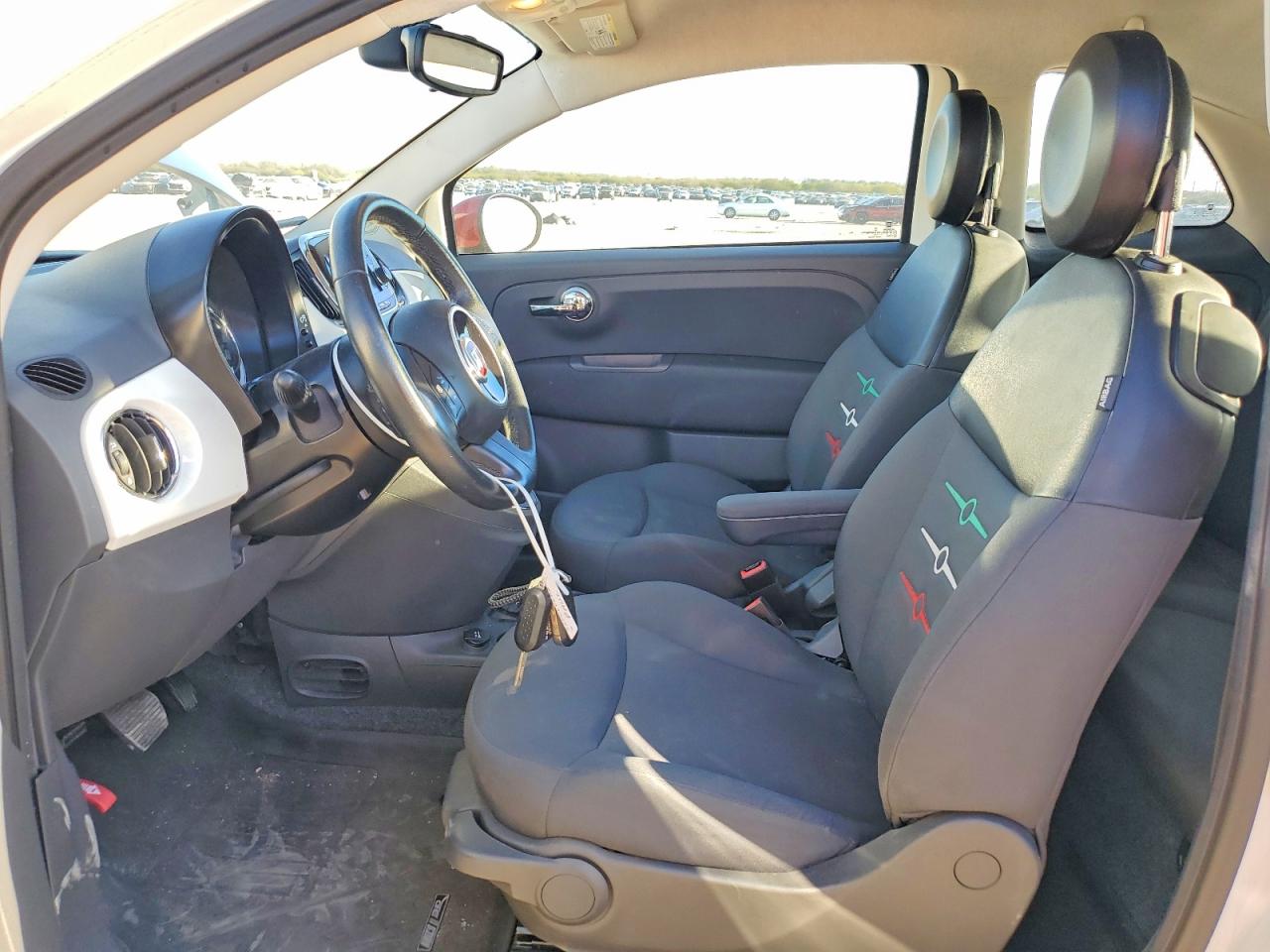 2016 FIAT 500 POP photo 13