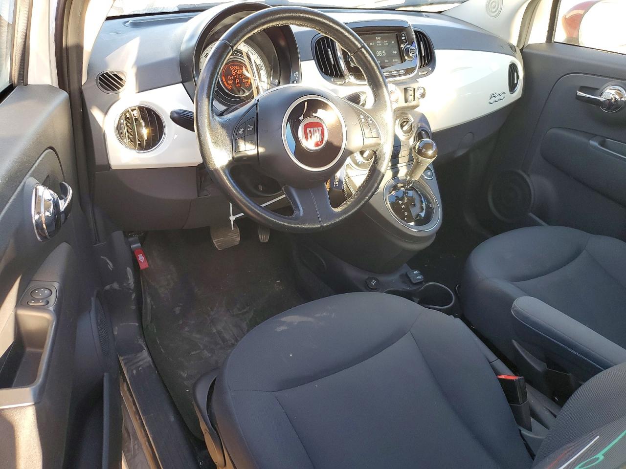 2016 FIAT 500 POP photo 15