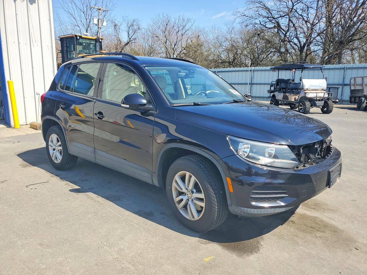 2016 VOLKSWAGEN TIGUAN S photo 4