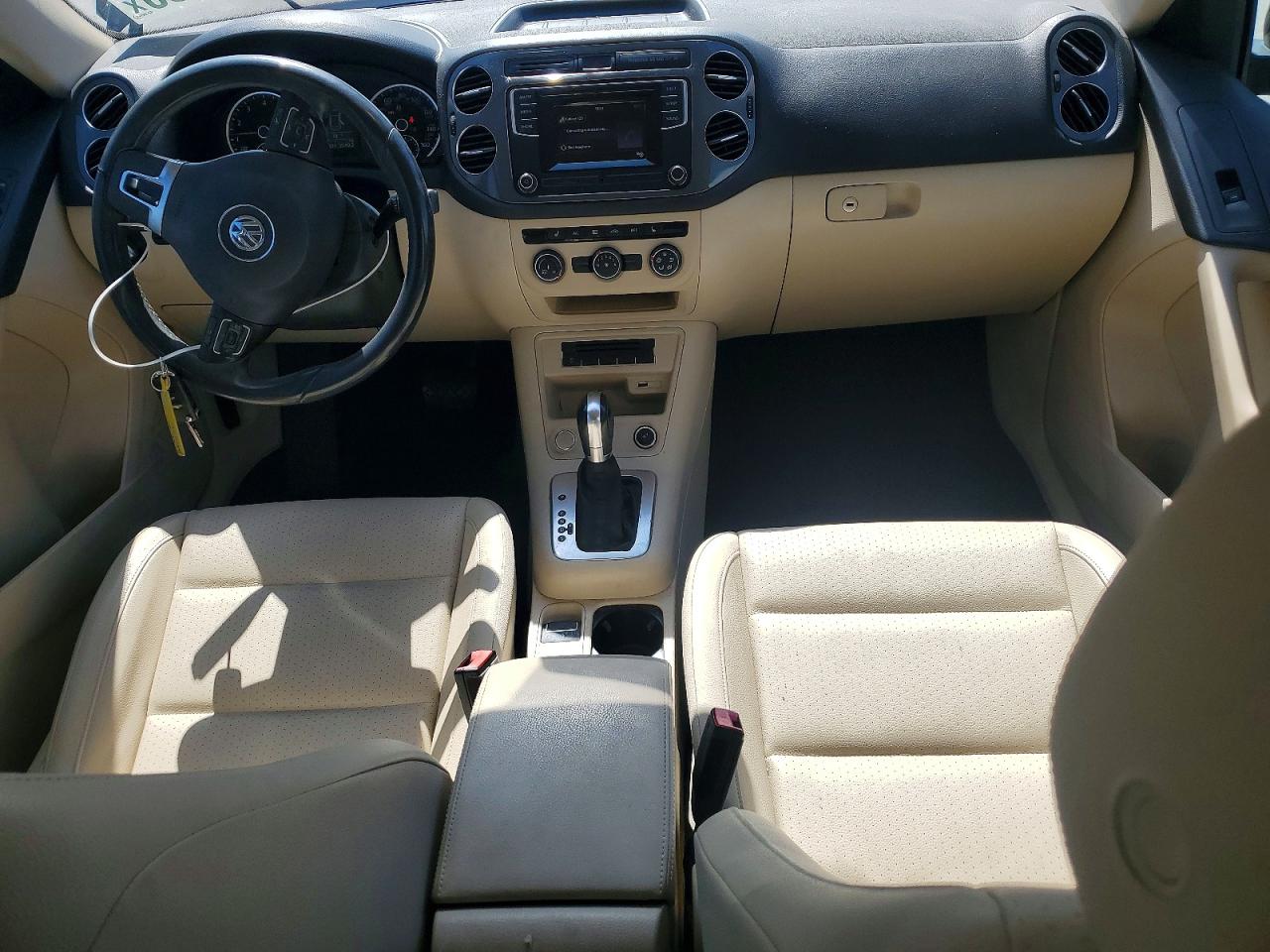 2016 VOLKSWAGEN TIGUAN S photo 8