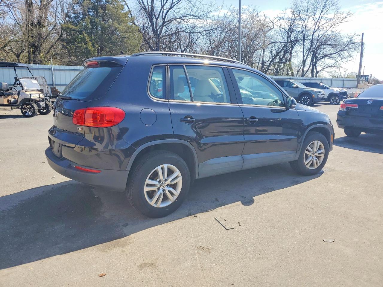 2016 VOLKSWAGEN TIGUAN S photo 3