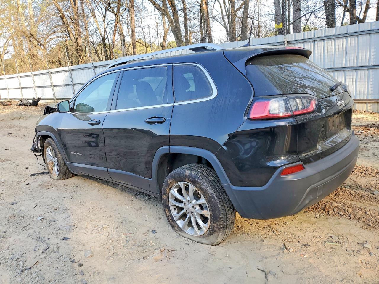 2019 JEEP CHEROKEE LATITUDE photo 4