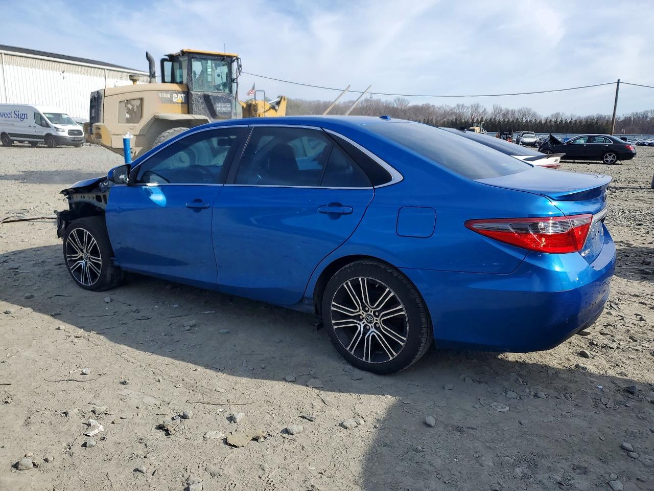 2016 TOYOTA CAMRY SPECIAL EDITION photo 3