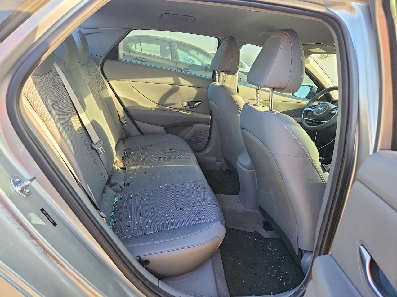 2023 HYUNDAI ELANTRA SE photo 28