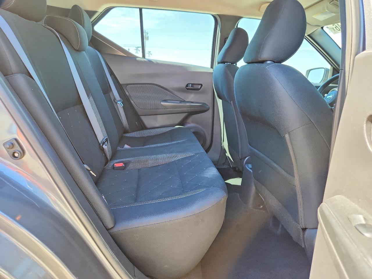 2020 NISSAN KICKS S photo 19