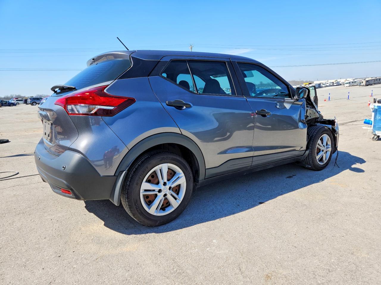 2020 NISSAN KICKS S photo 5