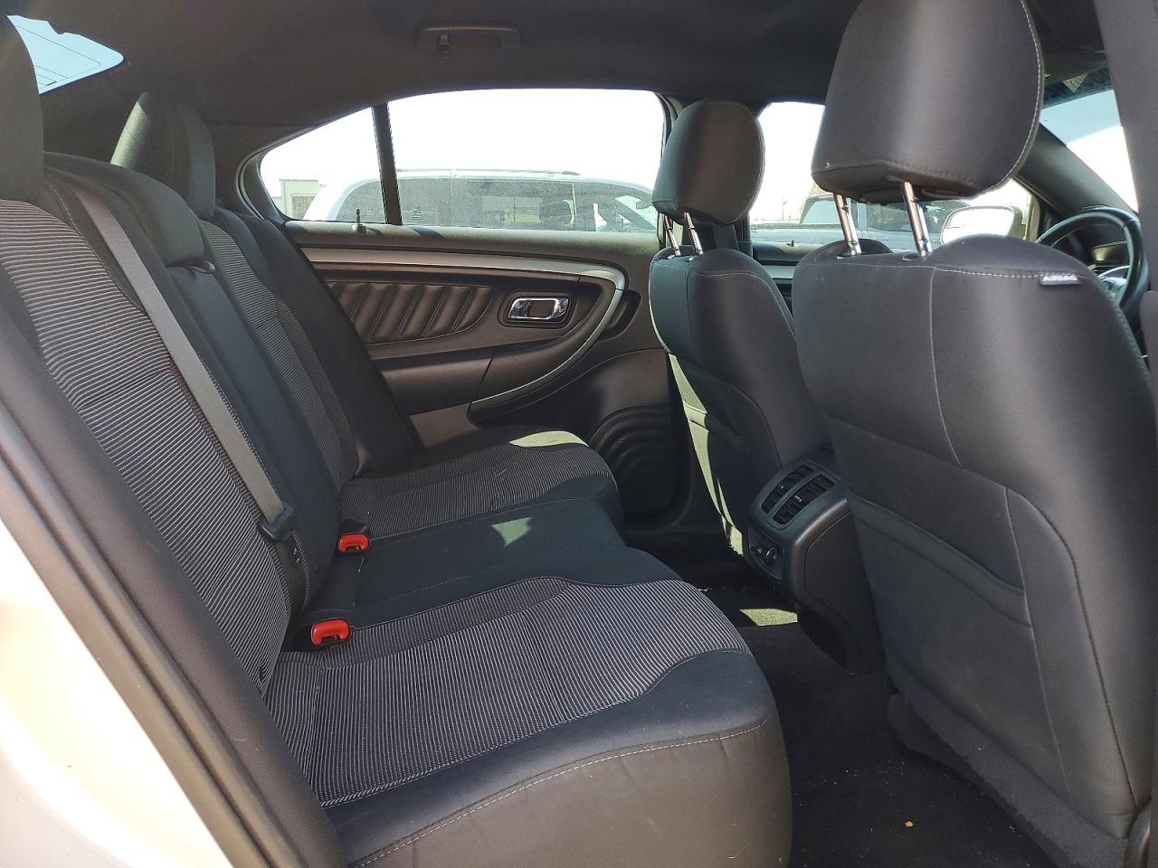 2018 FORD TAURUS SEL photo 19