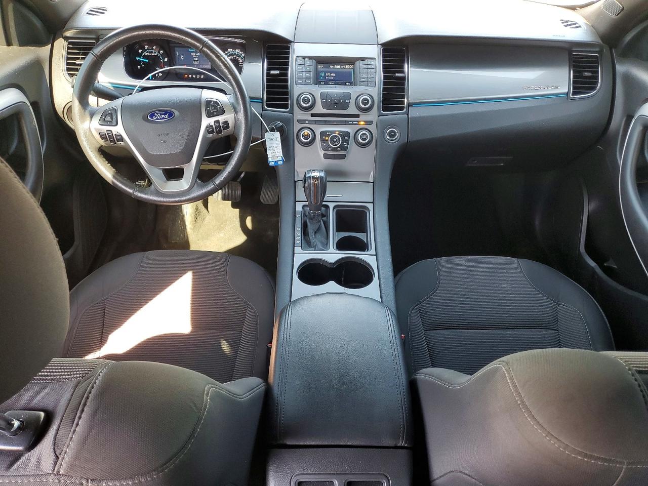 2018 FORD TAURUS SEL photo 15