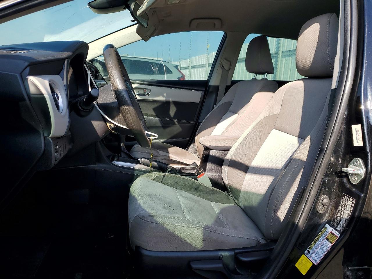 2019 TOYOTA COROLLA LE photo 13