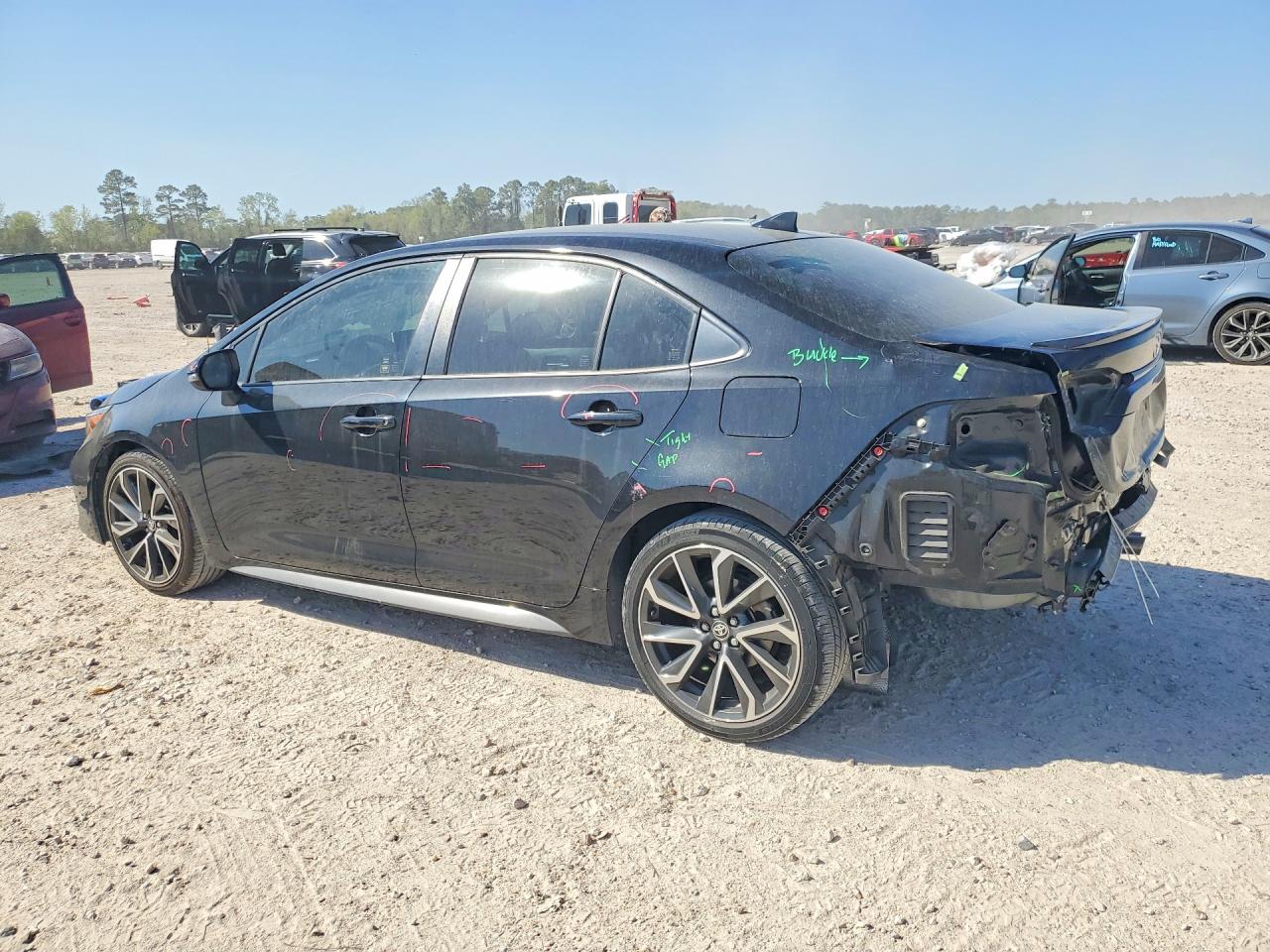 2020 TOYOTA COROLLA SE photo 3