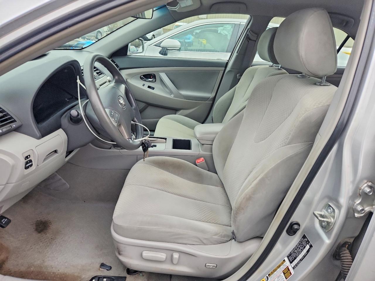 2009 TOYOTA CAMRY LE photo 7