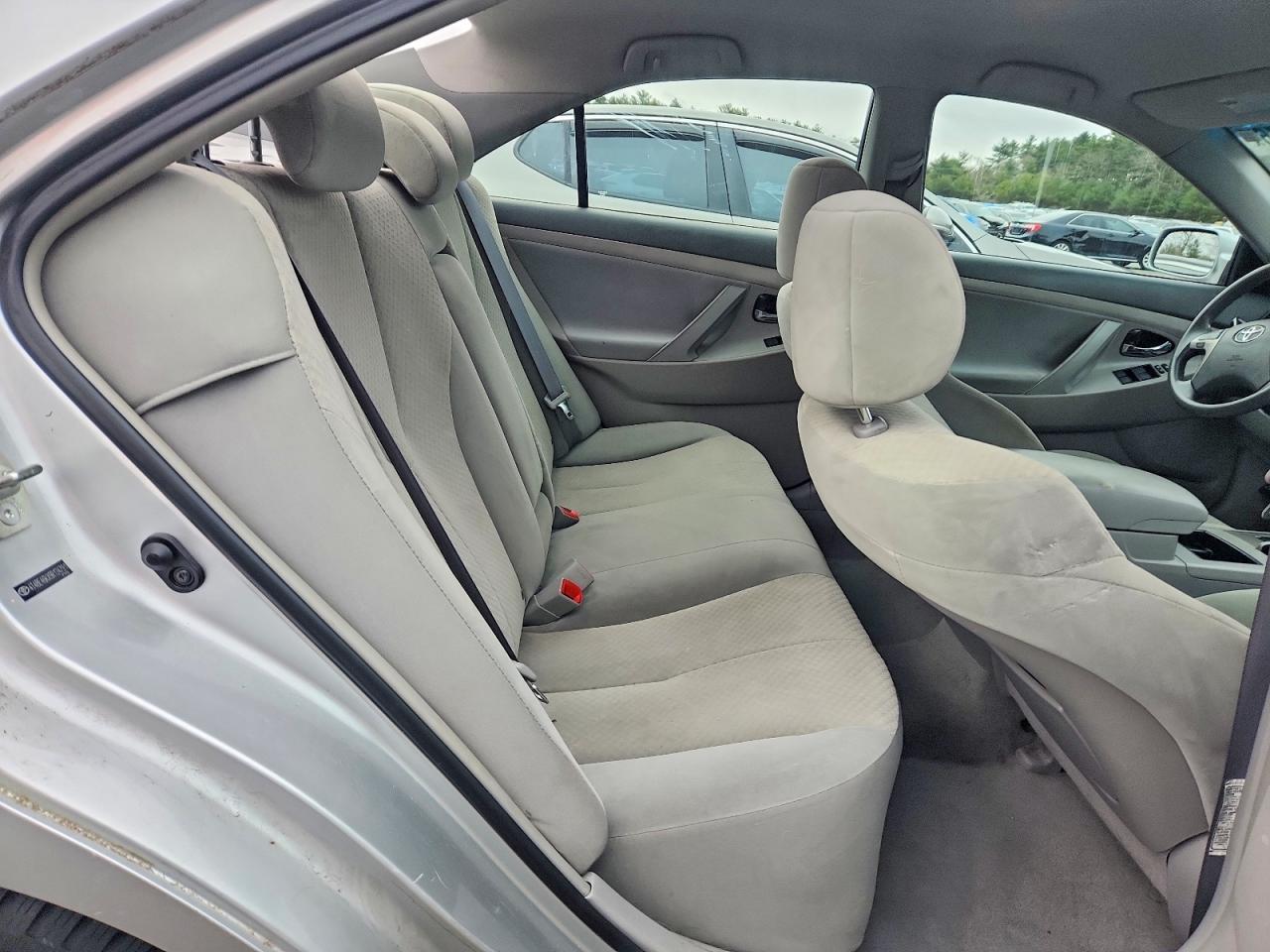 2009 TOYOTA CAMRY LE photo 10