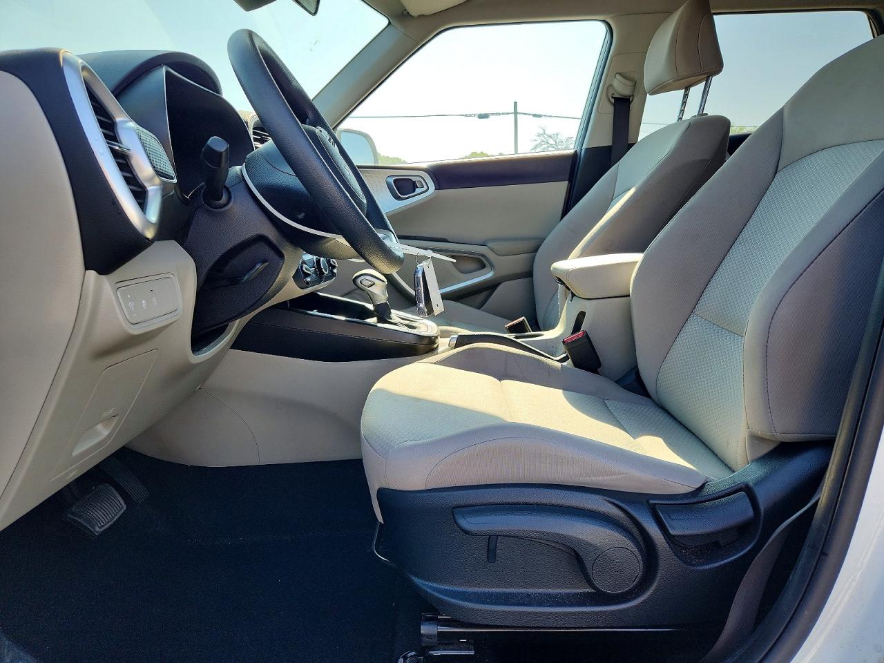 2025 KIA SOUL LX photo 7