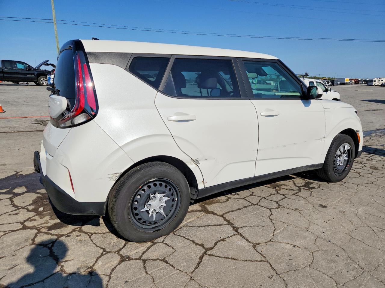 2025 KIA SOUL LX photo 3