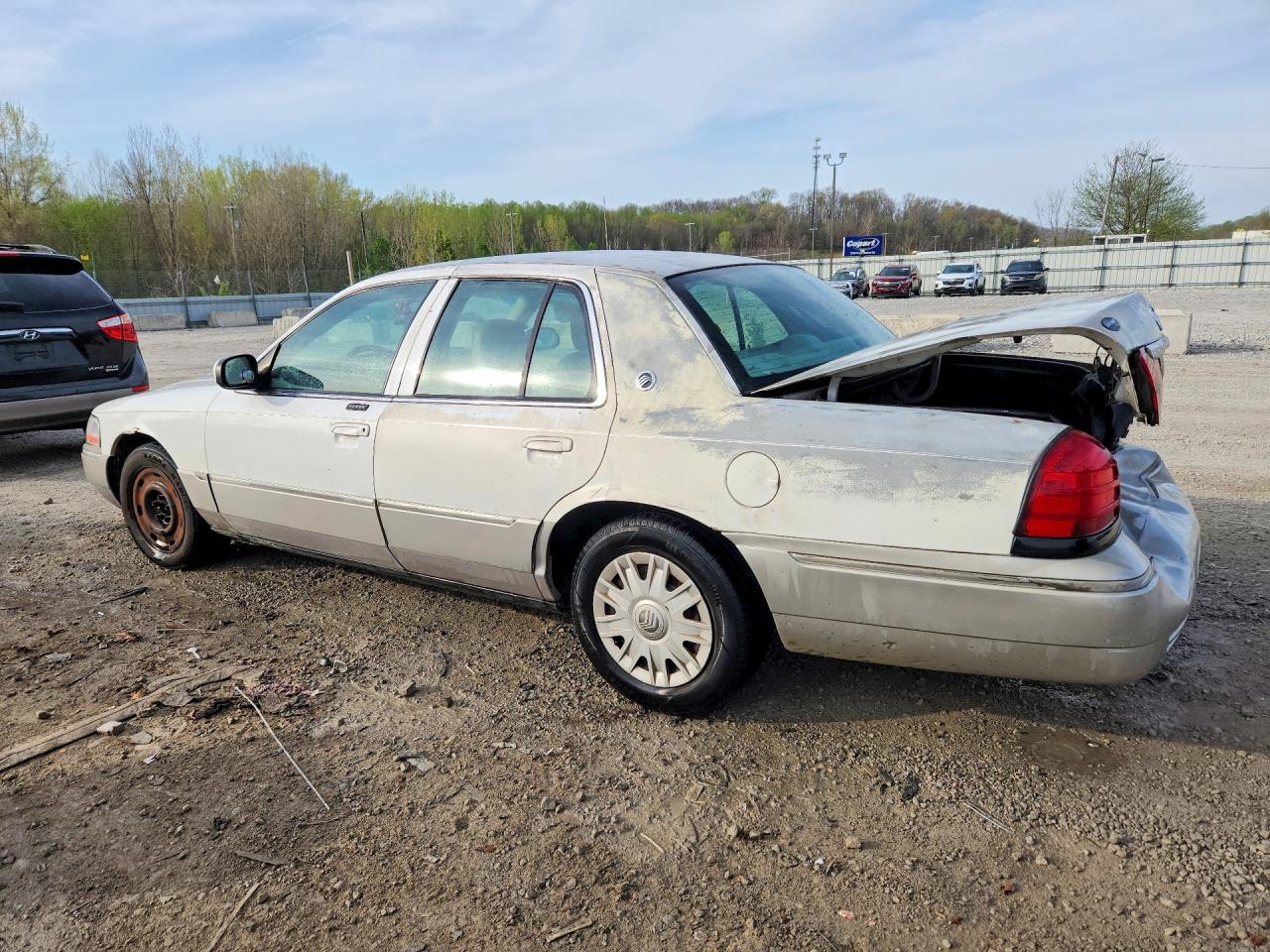 2004 MERCURY GRAND MARQUIS GS photo 3