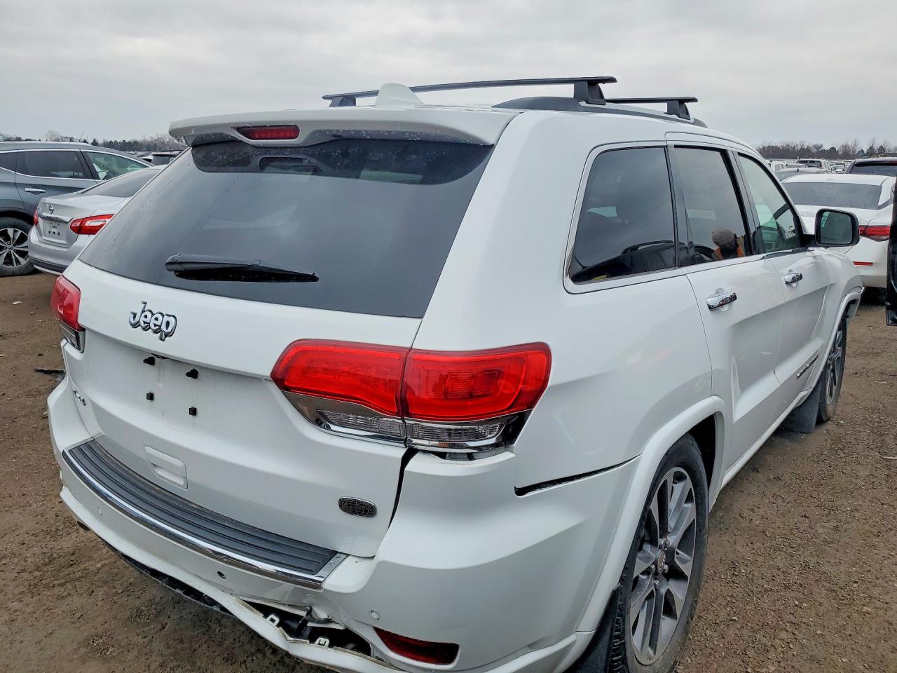 2018 JEEP GRAND CHEROKEE OVERLAND photo 3