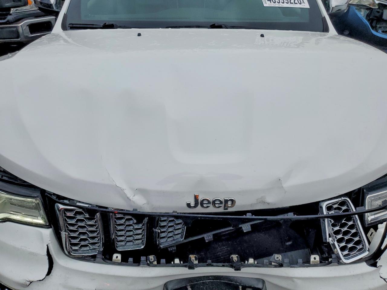 2018 JEEP GRAND CHEROKEE OVERLAND photo 11