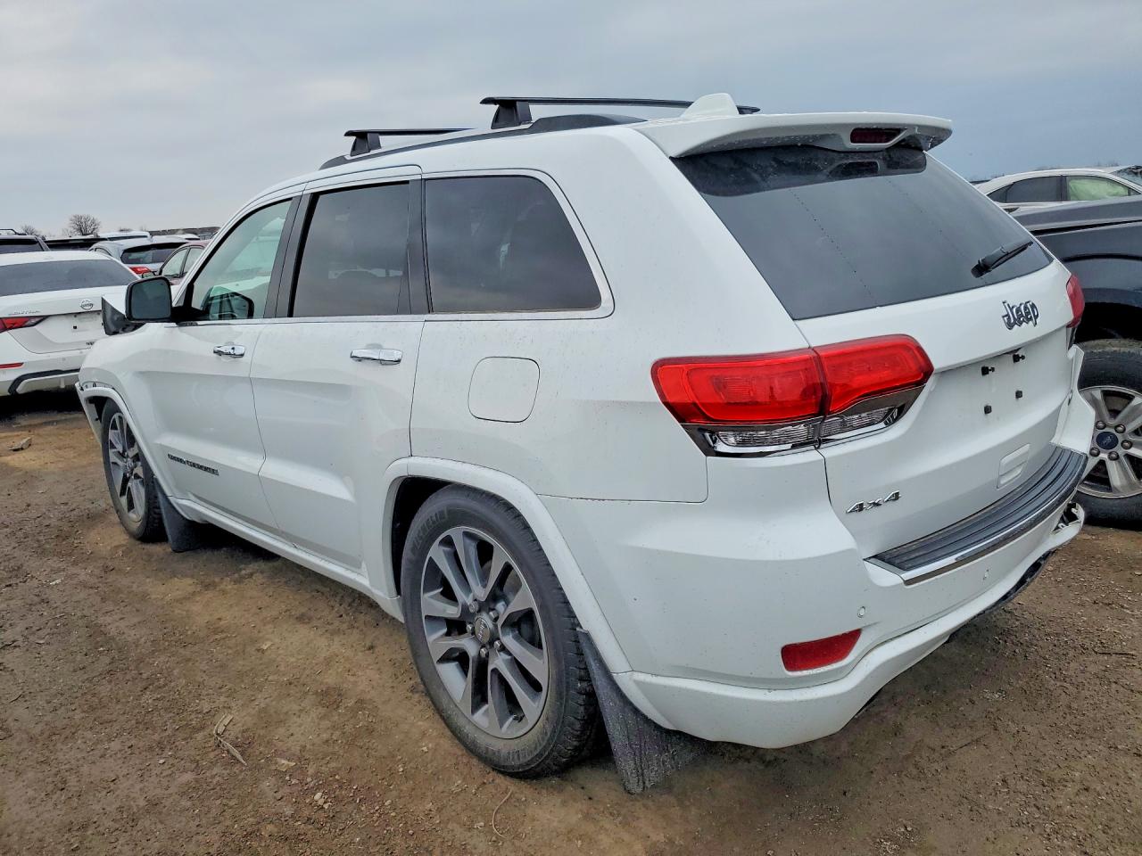 2018 JEEP GRAND CHEROKEE OVERLAND photo 2