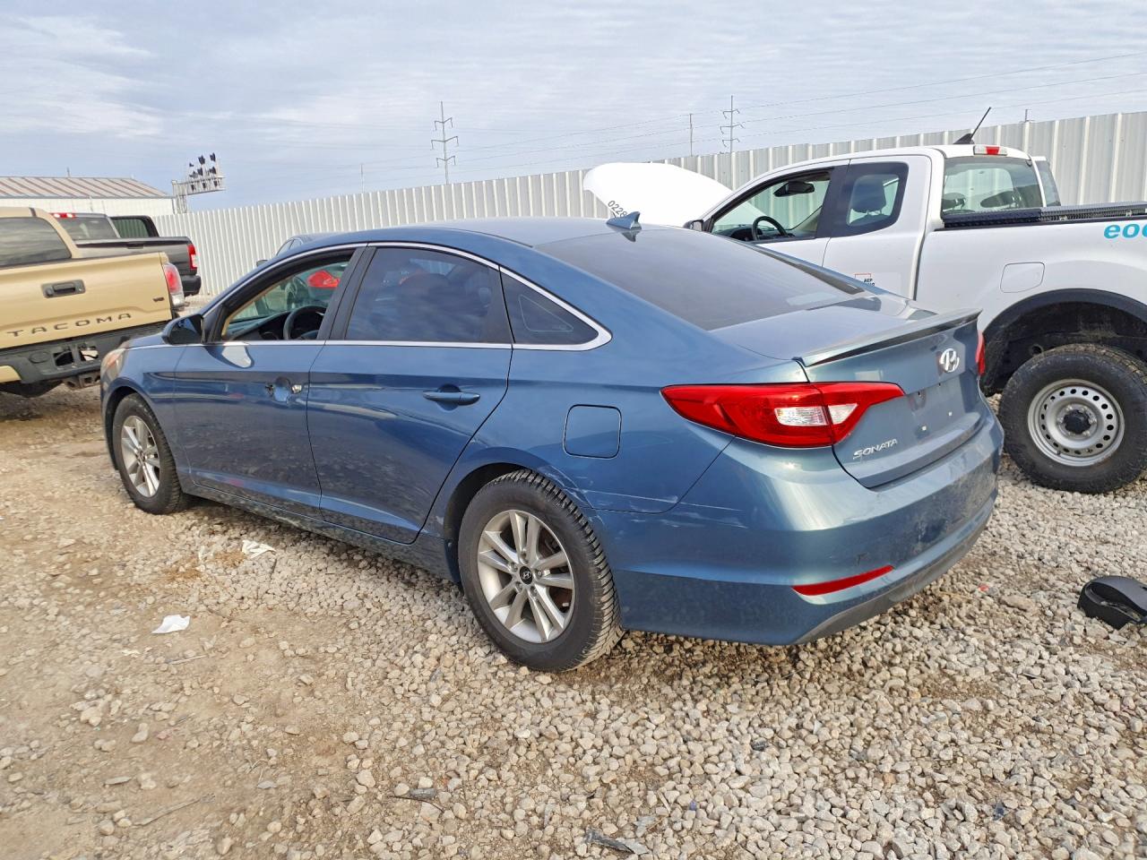 2015 HYUNDAI SONATA SE photo 2